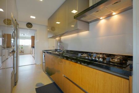Apartamento à venda com 213m², 3 quartos e 4 vagas