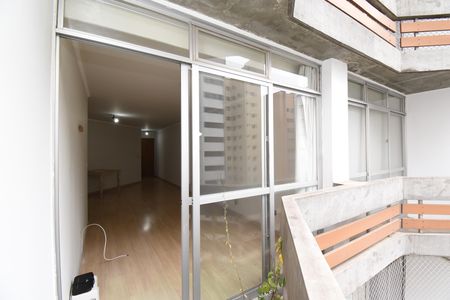 Apartamento à venda com 83m², 3 quartos e 1 vagaSacada da Sala
