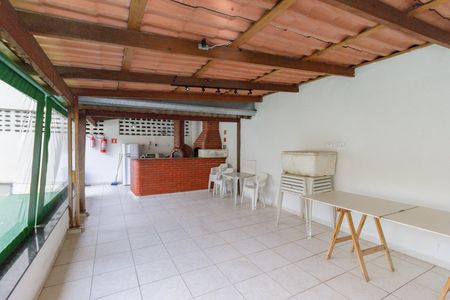 Apartamento à venda com 56m², 2 quartos e 1 vaga Apartamento à venda com 56m², 2 quartos e 1 vagaÁrea comum - Churrasqueira