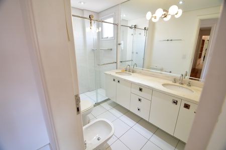 Apartamento para alugar com 130m², 3 quartos e 3 vagasBanheiro Suíte