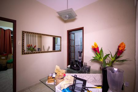 Casa para alugar com 80m², 2 quartos e 1 vaga Casa para alugar com 80m², 2 quartos e 1 vagaSala de Jantar