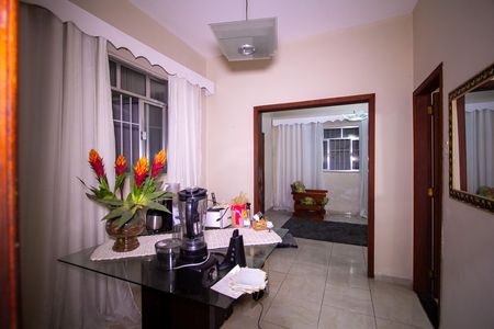 Casa para alugar com 80m², 2 quartos e 1 vaga Casa para alugar com 80m², 2 quartos e 1 vagaSala de Jantar
