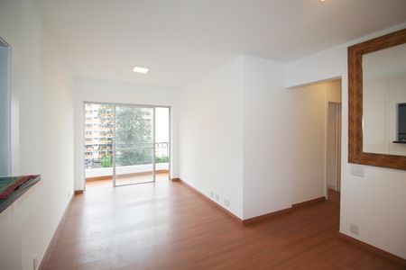 Sala de apartamento para alugar com 2 quartos, 100m² em Indianópolis, São Paulo