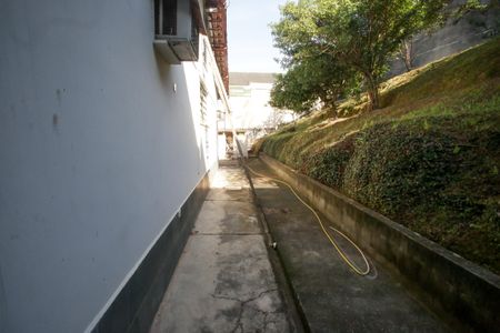 Casa para alugar com 285m², 3 quartos e 5 vagasFundos da Casa