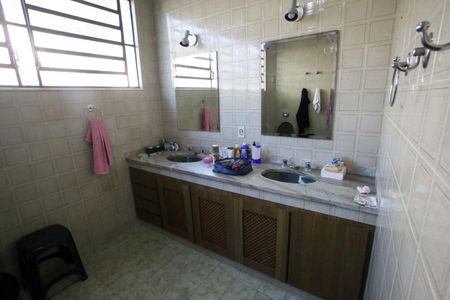Casa para alugar com 285m², 3 quartos e 5 vagasBanheiro da Suíte