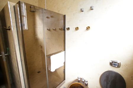 Casa para alugar com 285m², 3 quartos e 5 vagasBanheiro Social