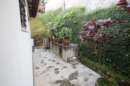 Casa para alugar com 285m², 3 quartos e 5 vagasCorredor Lateral