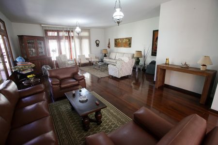 Casa para alugar com 285m², 3 quartos e 5 vagasSala de Estar