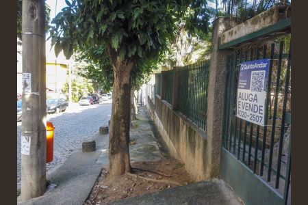 Casa para alugar com 285m², 3 quartos e 5 vagasFachada