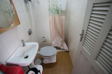 Casa para alugar com 285m², 3 quartos e 5 vagasBanheiro de Serviço