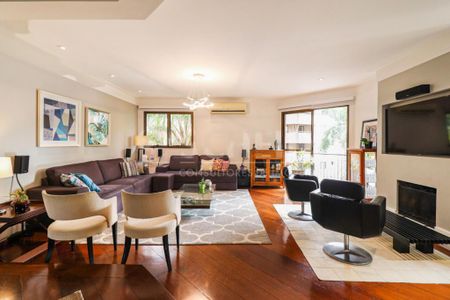 Apartamento à venda com 168m², 3 quartos e 3 vagas