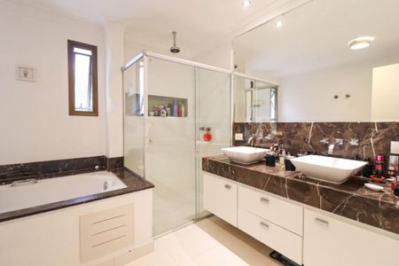 Apartamento à venda com 168m², 3 quartos e 3 vagas