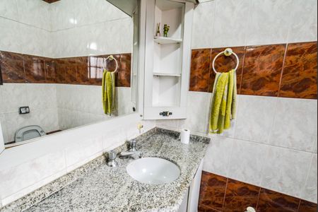 Casa para alugar com 70m², 2 quartos e 1 vaga Casa para alugar com 70m², 2 quartos e 1 vagaBanheiro Social
