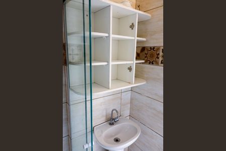 Banheiro de casa para alugar com 1 quarto, 45m² em Bussocaba, Osasco