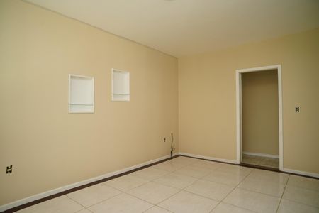 Sala de casa de condomínio para alugar com 3 quartos, 525m² em Itaipuaçu, Maricá