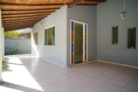 Casa de condomínio para alugar com 525m², 3 quartos e 2 vagas Casa de condomínio para alugar com 525m², 3 quartos e 2 vagasVaranda