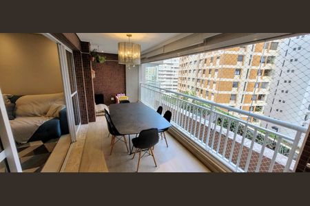 Apartamento à venda com 127m², 3 quartos e 2 vagas Apartamento à venda com 127m², 3 quartos e 2 vagasSala de Jantar