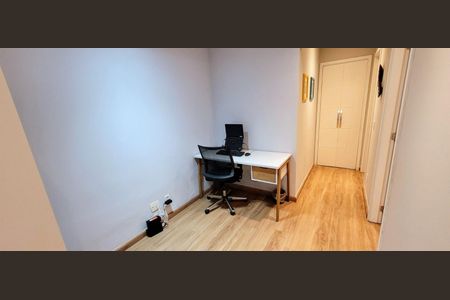 Apartamento à venda com 127m², 3 quartos e 2 vagas Apartamento à venda com 127m², 3 quartos e 2 vagasQuarto