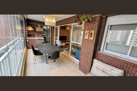 Apartamento à venda com 127m², 3 quartos e 2 vagas Apartamento à venda com 127m², 3 quartos e 2 vagasCozinha