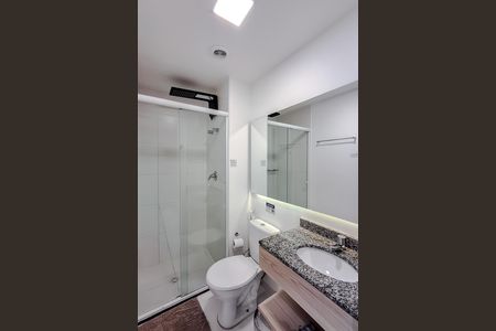 Banheiro de kitnet/studio para alugar com 1 quarto, 33m² em Liberdade, São Paulo
