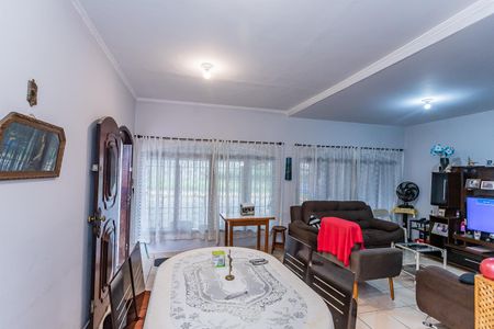 Casa à venda com 130m², 2 quartos e 3 vagas Casa à venda com 130m², 2 quartos e 3 vagasSala