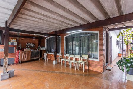 Casa à venda com 130m², 2 quartos e 3 vagas Casa à venda com 130m², 2 quartos e 3 vagasGaragem