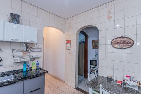 Casa à venda com 130m², 2 quartos e 3 vagas Casa à venda com 130m², 2 quartos e 3 vagasCozinha