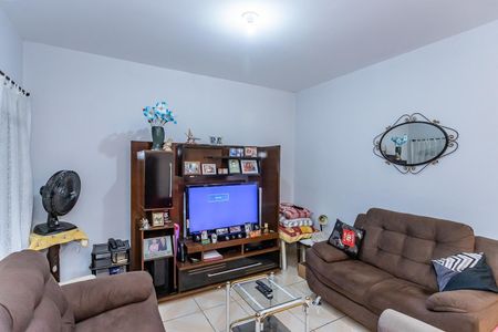 Casa à venda com 130m², 2 quartos e 3 vagas Casa à venda com 130m², 2 quartos e 3 vagasSala