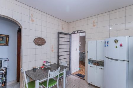Casa à venda com 130m², 2 quartos e 3 vagas Casa à venda com 130m², 2 quartos e 3 vagasCozinha