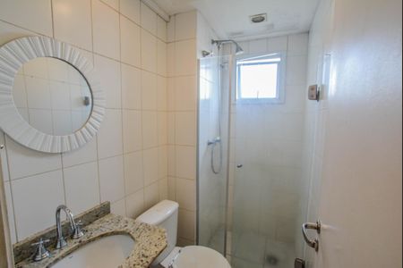 Apartamento para alugar com 57m², 2 quartos e 1 vaga Apartamento para alugar com 57m², 2 quartos e 1 vagaBanheiro da Suíte