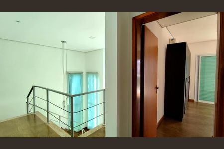 Casa de condomínio para alugar com 250m², 4 quartos e 4 vagas