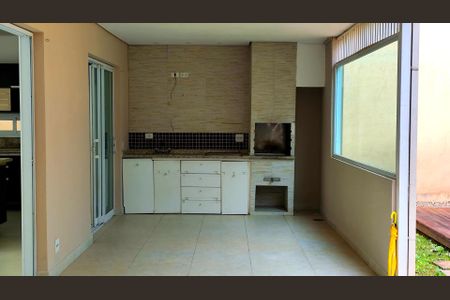 Casa de condomínio para alugar com 250m², 4 quartos e 4 vagas