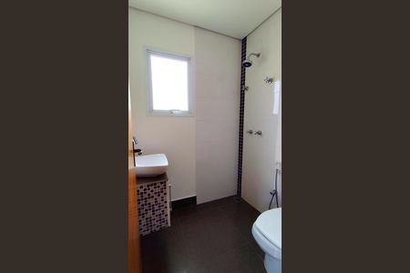 Casa de condomínio para alugar com 250m², 4 quartos e 4 vagas