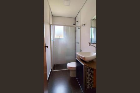 Casa de condomínio para alugar com 250m², 4 quartos e 4 vagas