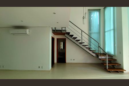 Casa de condomínio para alugar com 250m², 4 quartos e 4 vagas