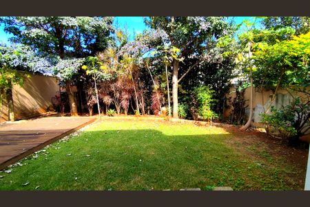 Casa de condomínio para alugar com 250m², 4 quartos e 4 vagas