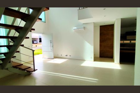 Casa de condomínio para alugar com 250m², 4 quartos e 4 vagas