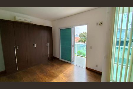 Casa de condomínio para alugar com 250m², 4 quartos e 4 vagas