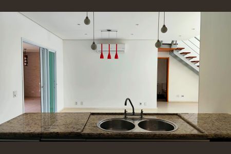 Casa de condomínio para alugar com 250m², 4 quartos e 4 vagas