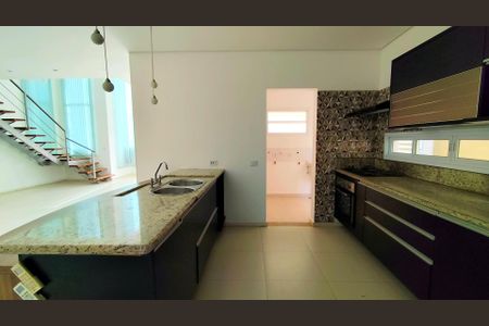 Casa de condomínio para alugar com 250m², 4 quartos e 4 vagas