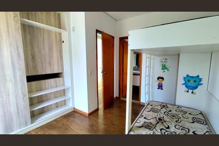 Casa de condomínio para alugar com 250m², 4 quartos e 4 vagas