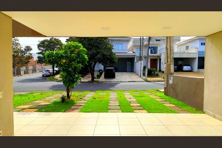 Casa de condomínio para alugar com 250m², 4 quartos e 4 vagas