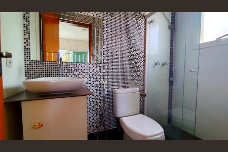 Casa de condomínio para alugar com 250m², 4 quartos e 4 vagas