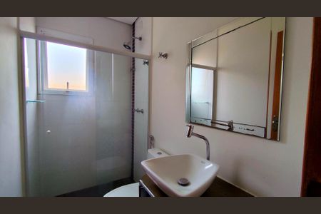 Casa de condomínio para alugar com 250m², 4 quartos e 4 vagas