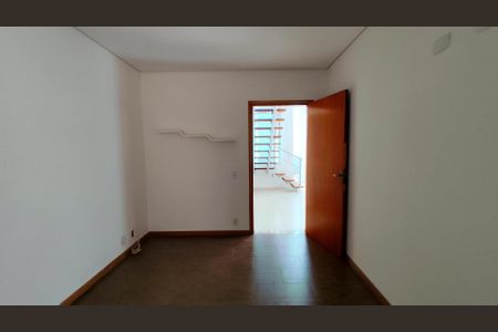 Casa de condomínio para alugar com 250m², 4 quartos e 4 vagas