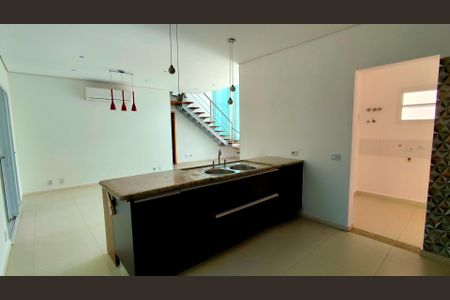 Casa de condomínio para alugar com 250m², 4 quartos e 4 vagas
