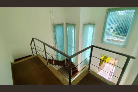 Casa de condomínio para alugar com 250m², 4 quartos e 4 vagas