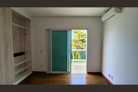 Casa de condomínio para alugar com 250m², 4 quartos e 4 vagas