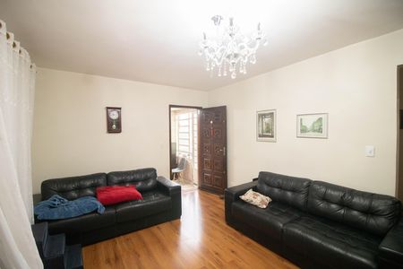 Casa à venda com 251m², 3 quartos e 2 vagasSALA