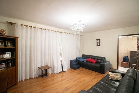 Casa à venda com 251m², 3 quartos e 2 vagasSALA